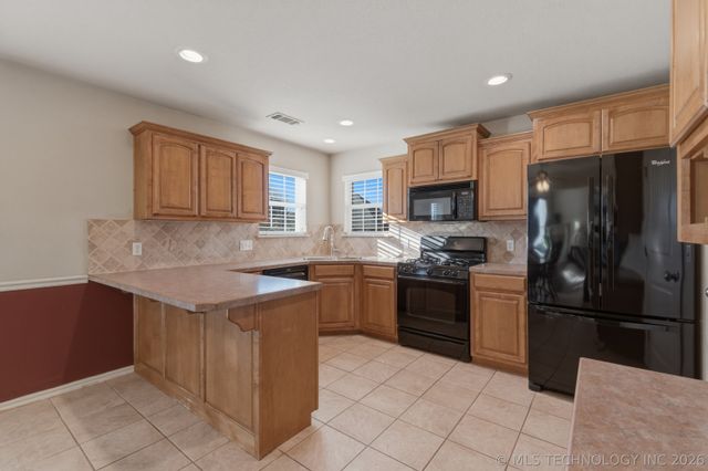 2108 S Javine Court, Skiatook, OK 74070