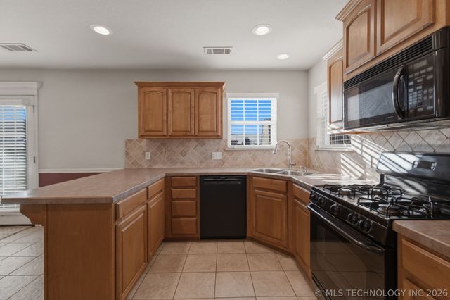 2108 S Javine Court, Skiatook, OK 74070