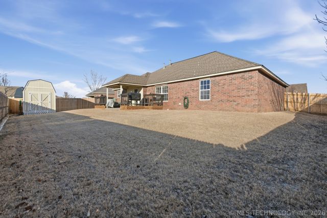2108 S Javine Court, Skiatook, OK 74070