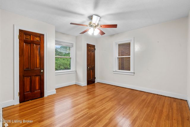 905 Keswick Blvd, Louisville, KY 40217