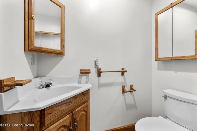 905 Keswick Blvd, Louisville, KY 40217