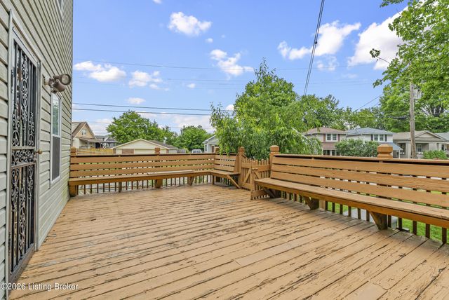 905 Keswick Blvd, Louisville, KY 40217