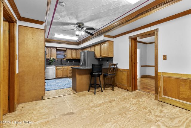 905 Keswick Blvd, Louisville, KY 40217