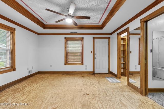 905 Keswick Blvd, Louisville, KY 40217