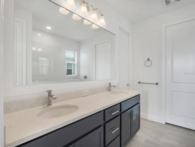 1027 WATERLINE COURT, Sarasota, FL 34240