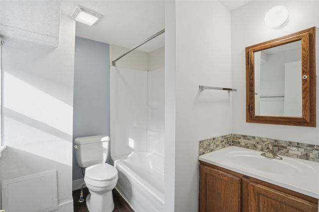 3832 13th Street, Des Moines, IA 50313