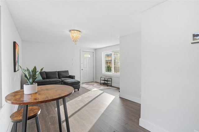 3832 13th Street, Des Moines, IA 50313