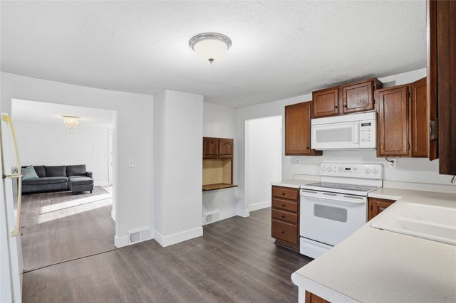 3832 13th Street, Des Moines, IA 50313