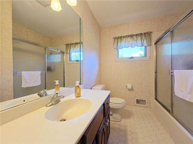 131 Medallion Drive, Greece, NY 14626