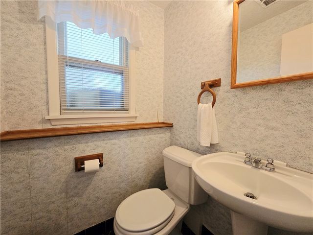 131 Medallion Drive, Greece, NY 14626