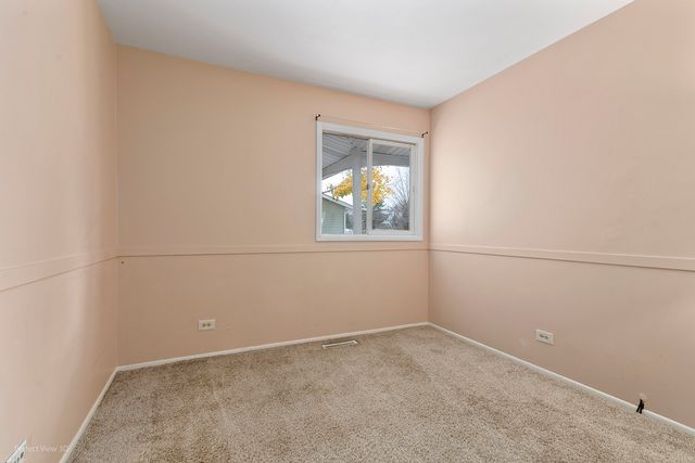 18596 W Karen Lane, Gurnee, IL 60031