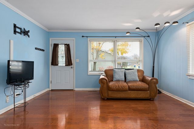 18596 W Karen Lane, Gurnee, IL 60031