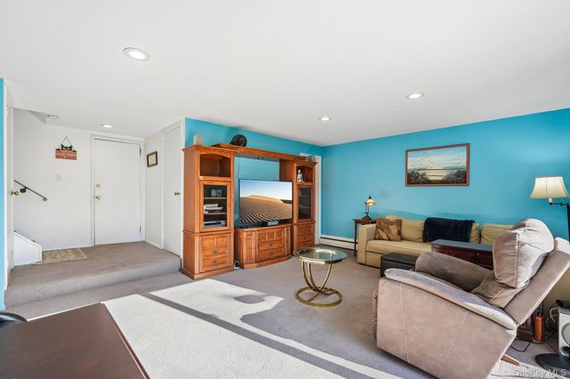 11 Lenroc Drive, White Plains, NY 10607