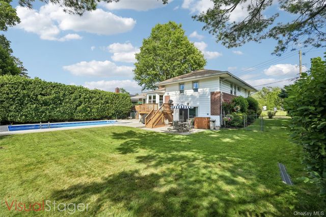 11 Lenroc Drive, White Plains, NY 10607