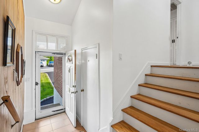 11 Lenroc Drive, White Plains, NY 10607