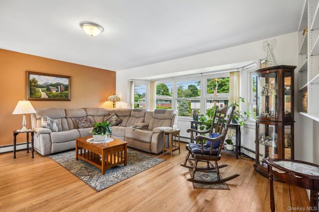 11 Lenroc Drive, White Plains, NY 10607