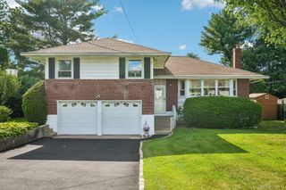 11 Lenroc Drive, White Plains, NY 10607