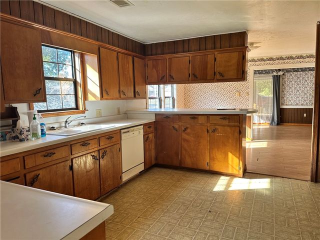 604 N Montgomery Street, Clarksville, AR 72830