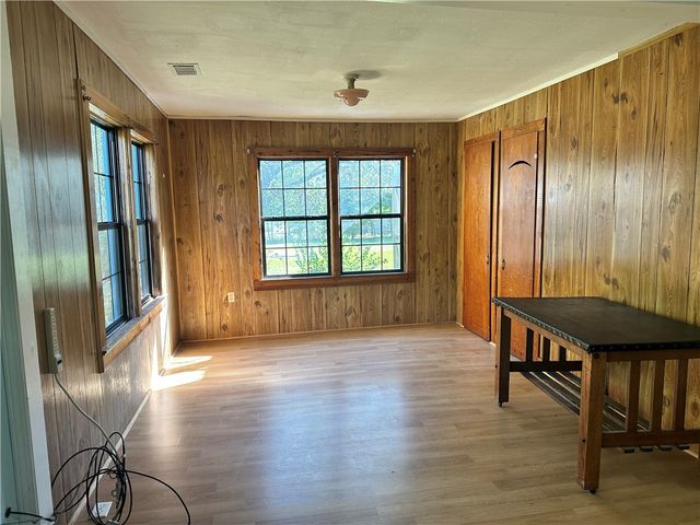 604 N Montgomery Street, Clarksville, AR 72830