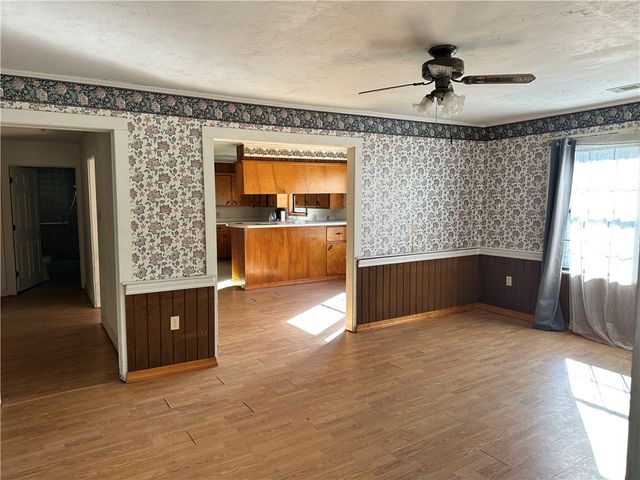 604 N Montgomery Street, Clarksville, AR 72830