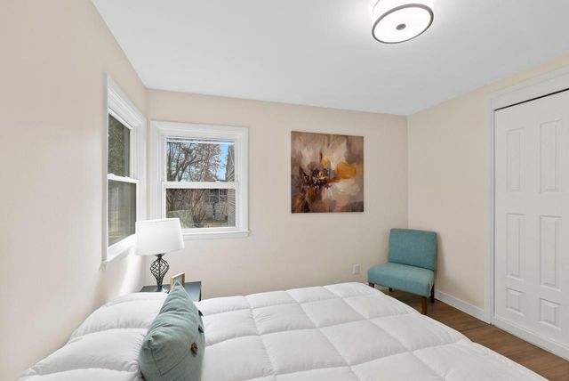 8424 N Fox Croft LANE, Fox Point, WI 53217