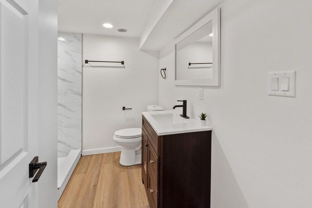 8424 N Fox Croft LANE, Fox Point, WI 53217