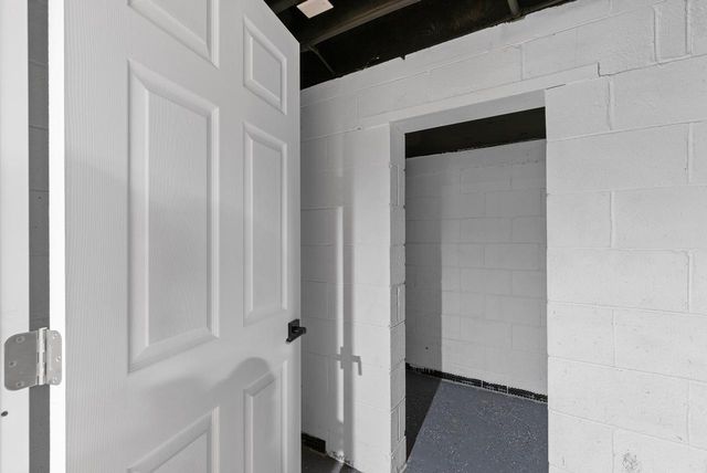 8424 N Fox Croft LANE, Fox Point, WI 53217