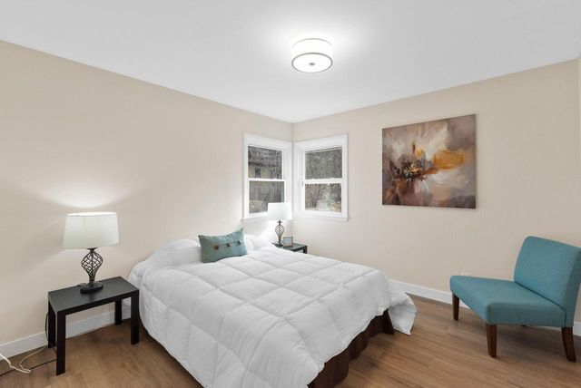 8424 N Fox Croft LANE, Fox Point, WI 53217