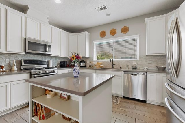 10932 Topacio Street NW, Albuquerque, NM 87114