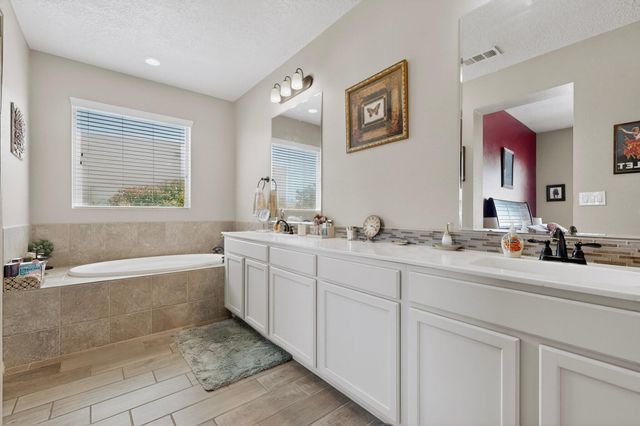 10932 Topacio Street NW, Albuquerque, NM 87114