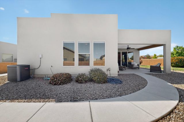 10932 Topacio Street NW, Albuquerque, NM 87114