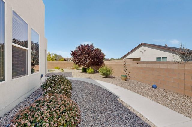 10932 Topacio Street NW, Albuquerque, NM 87114