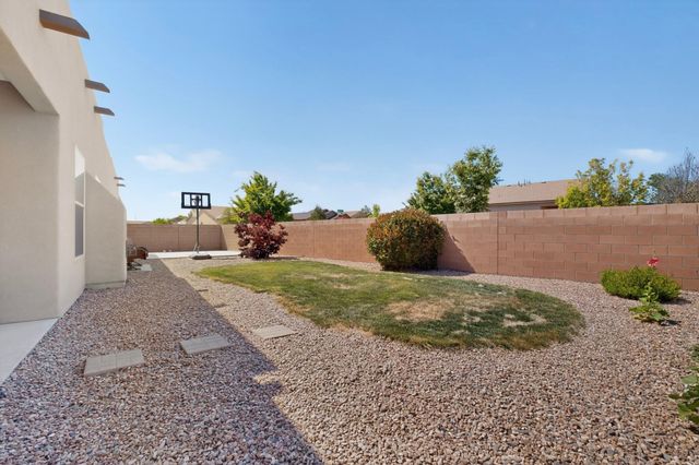 10932 Topacio Street NW, Albuquerque, NM 87114