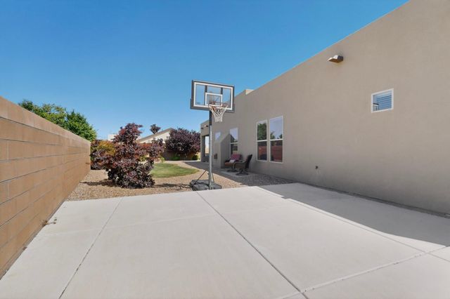 10932 Topacio Street NW, Albuquerque, NM 87114