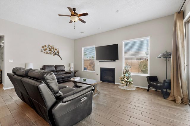 10932 Topacio Street NW, Albuquerque, NM 87114