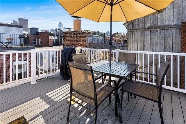 6 Goodwin Pl.. 4., Boston, MA 02114