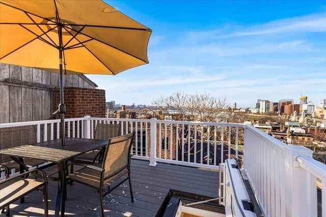 6 Goodwin Pl.. 4., Boston, MA 02114