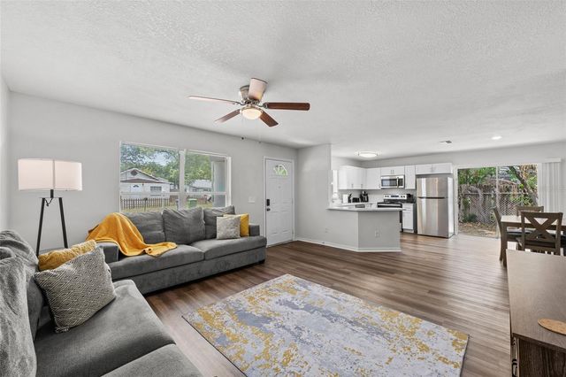 8013 N ALASKA STREET, Tampa, FL 33604