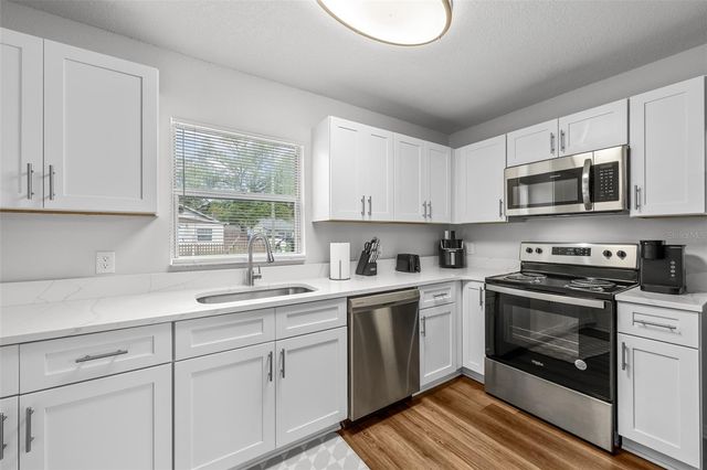 8013 N ALASKA STREET, Tampa, FL 33604