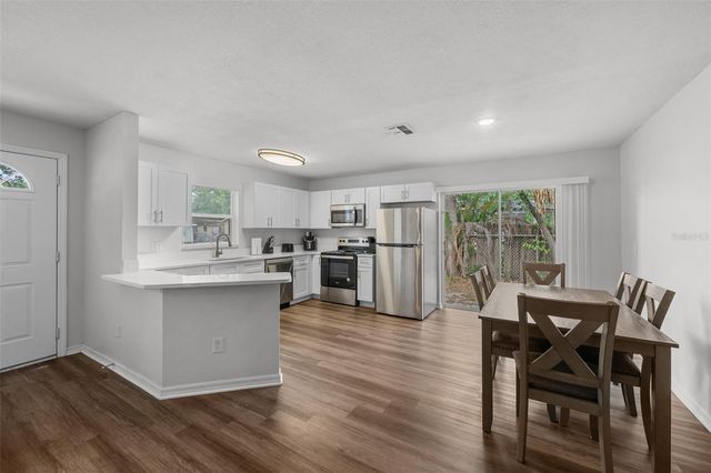 8013 N ALASKA STREET, Tampa, FL 33604