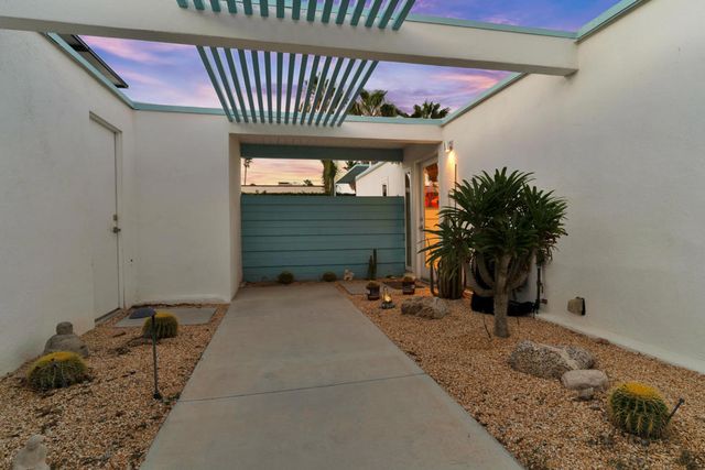 600 E Alexander Way, Palm Springs, CA 92262