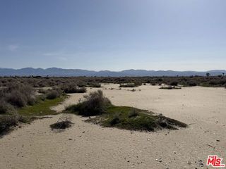 78 W Avenue K-8, Lancaster, CA 93536