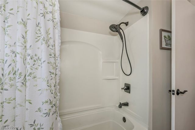 1101 Bonnie Lane, Mayfield Heights, OH 44124