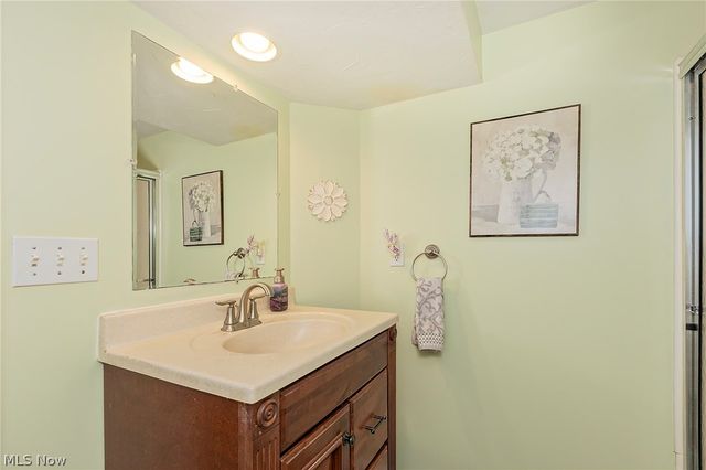 1101 Bonnie Lane, Mayfield Heights, OH 44124