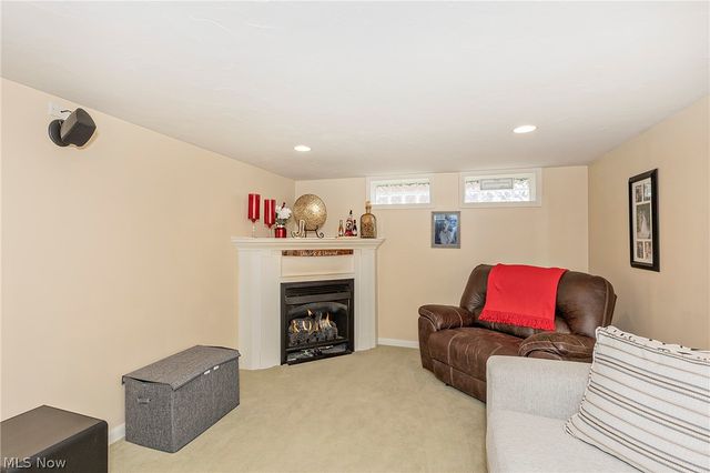 1101 Bonnie Lane, Mayfield Heights, OH 44124