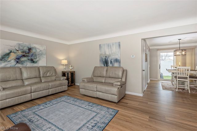 1101 Bonnie Lane, Mayfield Heights, OH 44124