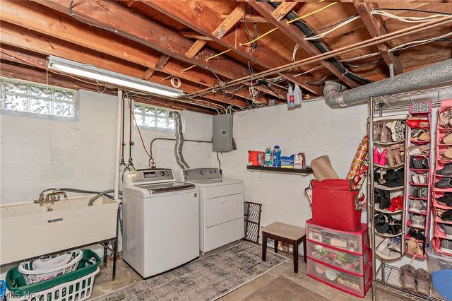 1101 Bonnie Lane, Mayfield Heights, OH 44124