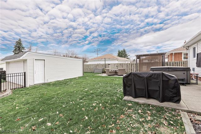 1101 Bonnie Lane, Mayfield Heights, OH 44124