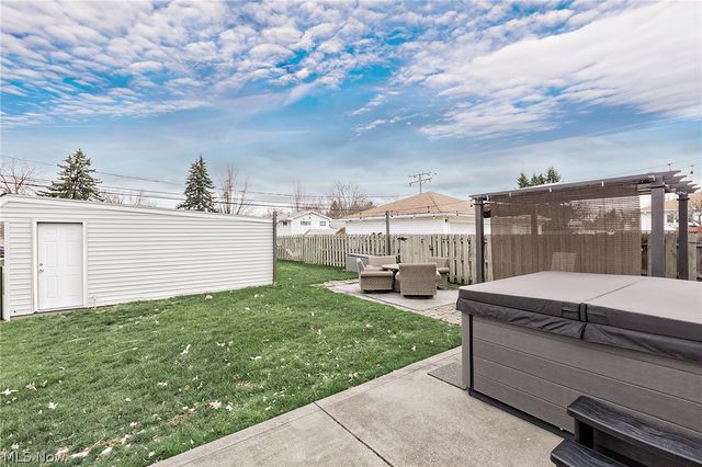 1101 Bonnie Lane, Mayfield Heights, OH 44124