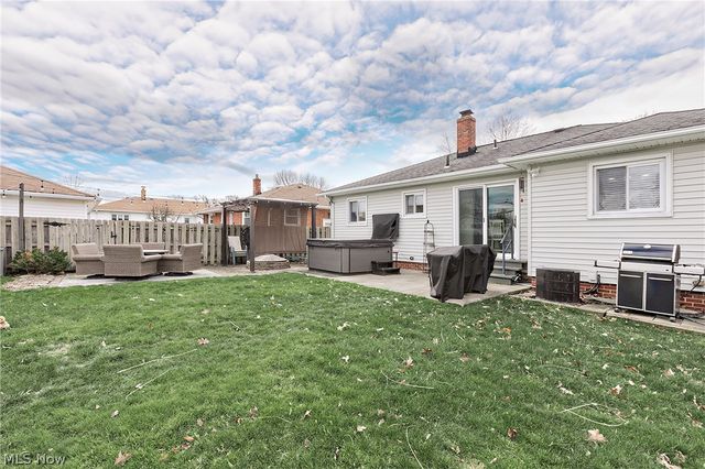 1101 Bonnie Lane, Mayfield Heights, OH 44124